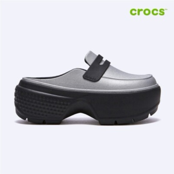 NEW Crocs Stomp Loafer Silver Metallic Black Platforms Multiple Sizes NWT - Picture 1 of 8